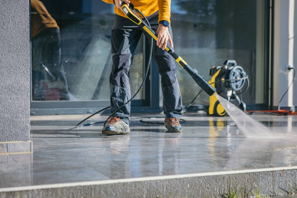Best Concrete Pressure Washing  in Burbank, WA